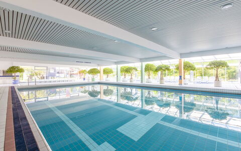 Maierhöfen 608: Acqua, Finestra, Piscina, Azzurro, Costruzione, Pianta, Shade, Interior Design, Condominio, Pavimento