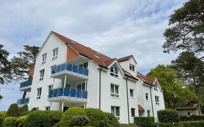 Ostseebad Lubmin 606: Nube, Cielo, Pianta, Costruzione, Finestra, Proprietà, Casa, Albero, Lotto, Erba