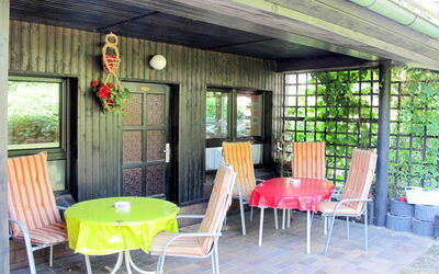 Plau am See 619: Mobilia, Tavolo, Proprietà, Sedia, Pianta, Verde, Finestra, Porta, Interior Design, Pianta Della Casa