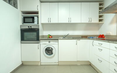 Clara 625.8: Elettrodomestico Da Cucina, Apparecchio Major, Cucina, Controsoffitto, Pavimentazione, Cabinetry, Interior Design, Elettrodomestico, Pavimento, Lavatrice