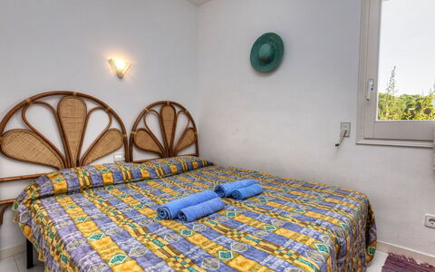 Golf Royal Delta: Camera Da Letto, Letto, Camera, Proprietà, Mobilia, Lenzuolo, Telaio Del Letto, Immobiliare, Bedding, Parete