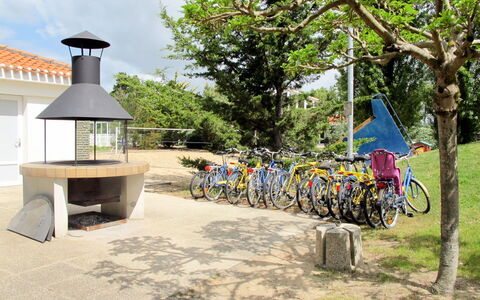 Saint Hilaire de Riez 606: Spazio Pubblico, Bicicletta, Albero, Veicolo, Architettura, Ricreazione, Tempo Libero, Pianta, Urban Design