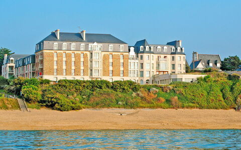 Saint Malo 607: Acqua, Pianta, Cielo, Costruzione, Proprietà, Azzurro, Paesaggio Naturale, Lotto, Albero, Costiera E Morfologie Oceanic