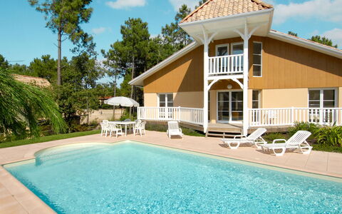 Lacanau 656: Acqua, Cielo, Nube, Costruzione, Pianta, Proprietà, Blu, Finestra, Piscina, Albero