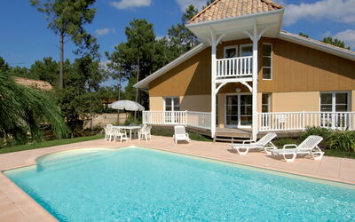 Lacanau 656: Acqua, Nube, Cielo, Costruzione, Pianta, Finestra, Piscina, Albero, Casa, Tempo Libero