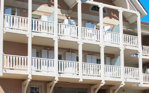 Arcachon 617: Costruzione, Proprietà, Cielo, Finestra, Blu, Casa, Condominio, Urban Design, Legna, Raccordo