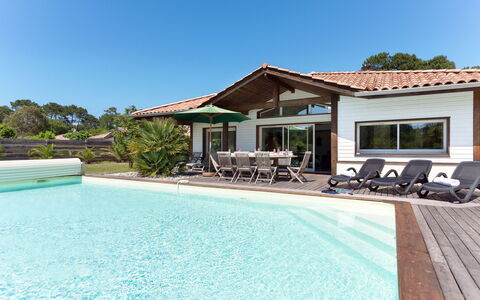 Moliets 626: Acqua, Cielo, Costruzione, Proprietà, Pianta, Azzurro, Finestra, Sedia, Shade, Piscina