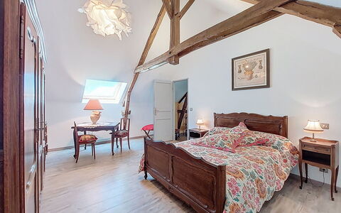 Durand: Mobilia, Interior Design, Camera Da Letto, Letto, Parete, Legna, Soffitto, Lenzuolo, Bedding, Pavimentazione