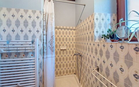 Durand: Pavimentazione, Pavimento, Interior Design, Idraulico Fixture, Bagno, Piastrella, Camera, Idraulico, Rubinetto