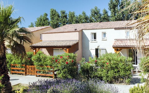 Valras Plage 606: Proprietà, Casa, Casa, Immobiliare, Costruzione, Zona Residenziale, Villetta, Estate, Albero, Tetto