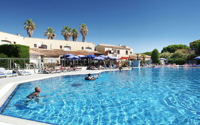Cap D'Agde 613: Acqua, Cielo, Piscina, Costruzione, Albero, Tempo Libero, Resort Citta ', Mobili Da Esterno, Ricreazione, Divertimento