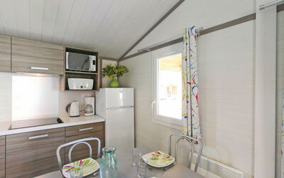Le Mediterranée 628.3: Proprietà, Camera, Verde, Interior Design, Mobilia, Costruzione, Casa, Soffitto, Immobiliare, Casa