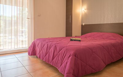 Le Mediterranée 628.1: Interior Design, Pavimento, Pavimentazione, Camera Da Letto, Letto, Mobilia, Legna, Camera, Soffitto, Lenzuolo