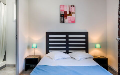 Montpellier 612: Camera Da Letto, Letto, Mobilia, Camera, Lenzuolo, Interior Design, Proprietà, Telaio Del Letto, Parete, Costruzione