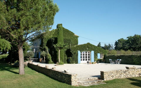 Les Puits Neufs: Proprietà, Albero, Casa, Architettura, Costruzione, Erba, Estate, Paesaggio, Giardino, Pianta