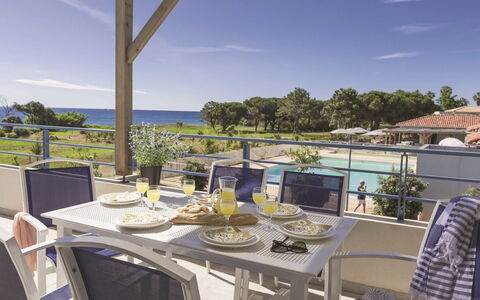 Moriani-Plage 614: Mobili Da Esterno, Mobilia, Ricorrere, Sedia, Tavolo Esterno, Ombrello, Shade, Piscina, Giardino, Eco Hotel