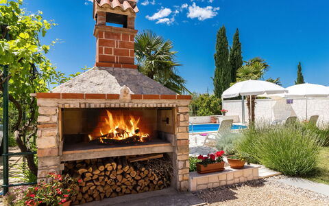 Poreč 607: Proprietà, Casa, Immobiliare, Massoneria Forno, Calore, Casa, Camera, Cielo, Paesaggio, Costruzione