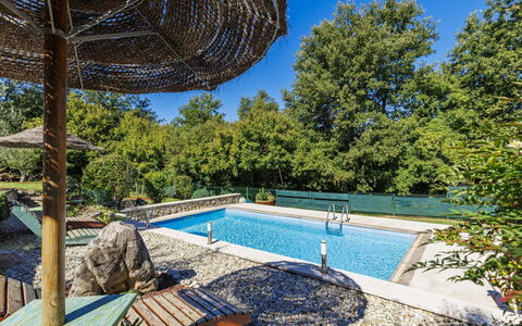 Viliam: Blu, Piscina, Ricorrere, Shade, Eco Hotel, Giardino, Giochi D'Acqua, Landscaping, Design, Backyard