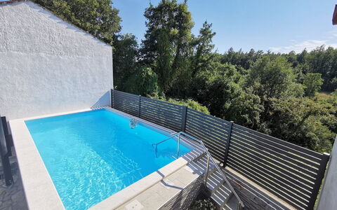 Milka 1: Proprietà, Piscina, Architettura, Casa, Immobiliare, Vacanza, Costruzione, Tempo Libero, Albero, Villa