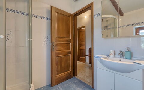 Bozac: Specchio, Lavello, Proprietà, Mobiletto Del Bagno, Rubinetto, Costruzione, Idraulico Fixture, Bagno, Porta