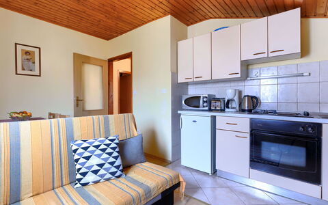 Pula 671: Proprietà, Cabinetry, Mobilia, Stufa A Gas, Legna, Comfort, Blu, Controsoffitto, Costruzione, Elettrodomestico Da Cucina