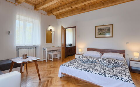 Villa Crispo: Camera, Camera Da Letto, Mobilia, Letto, Proprietà, Interior Design, Telaio Del Letto, Pavimento, Soffitto, Costruzione
