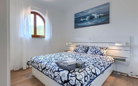Ester: Letto, Interior Design, Camera Da Letto, Mobilia, Pavimentazione, Pavimento, Legna, Bedding, Lenzuolo, Camera