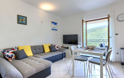 Ester: Mobilia, Interior Design, Pavimentazione, Pavimento, Divano, Camera, Appartamento, Soggiorno, Sedia