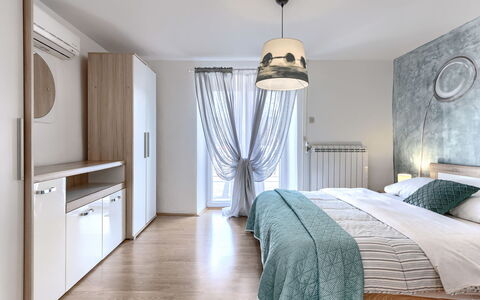 Labin 757: Mobilia, Interior Design, Letto, Pavimento, Pavimentazione, Parete, Camera, Camera Da Letto, Legna, Soffitto