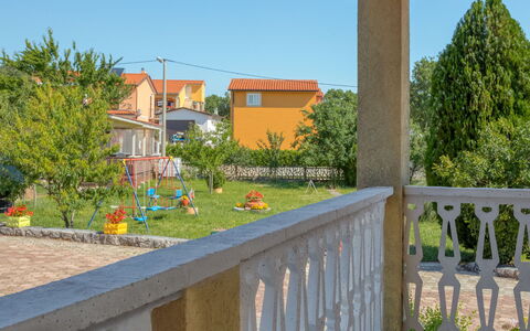 Lola: Proprietà, Zona Residenziale, Immobiliare, Casa, Costruzione, Architettura, Botanica, Giardino, Albero, Lotto