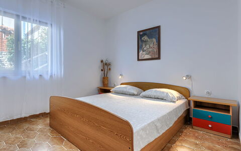 Rabac 638: Mobilia, Letto, Interior Design, Camera Da Letto, Pavimento, Pavimentazione, Legna, Camera, Bedding, Lenzuolo