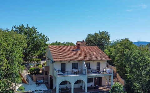Krk Krk 664: Zona Residenziale, Casa, Casa, Tetto, Villetta, Area Rurale, Estate, Sobborgo, Balcone, Hacienda