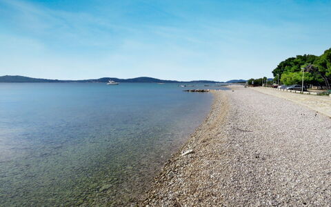 Antonio: Cielo, Acqua, Nube, Risorse Idriche, Azzurro, Costiera E Morfologie Oceanic, Albero, Paesaggio Naturale, Spiaggia, Banca