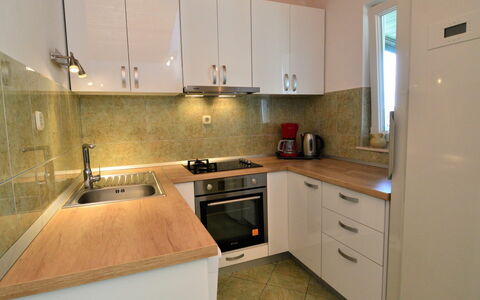 Rogoznica Ražanj 637: Cabinetry, Controsoffitto, Lavandino Della Cucina, Lavello, Mobilia, Cucina Stufa, Elettrodomestico Da Cucina, Cucina, Legna, Elettrodomestico