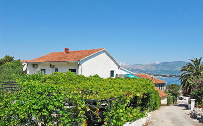 Trogir 655: Cielo, Pianta, Proprietà, Comunita 'Impianto, Azzurro, Lotto, Vegetazione, Costruzione, Casa, Area Rurale