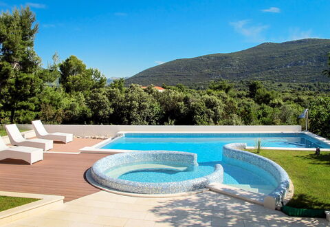 Siga: Cielo, Acqua, Nube, Proprietà, Pianta, Tavolo, Costruzione, Sedia, Shade, Interior Design