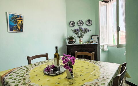 Dolcedo 640: Mobilia, Interior Design, Pavimentazione, Tavolo, Sala Da Pranzo, Camera, Tessile, Pavimento, Biancheria, Cucina & Sala Da Pranzo Tavolo