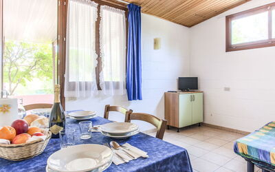 Rosapineta Sud 626.2: Camera, Proprietà, Mobilia, Interior Design, Costruzione, Casa, Soffitto, Immobiliare, Tenda, Tavolo
