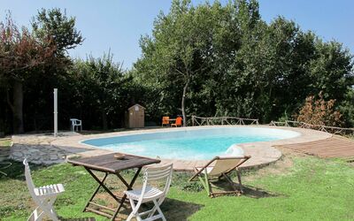 Gabicce Mare 603: Proprietà, Tavolo, Piscina, Casa, Backyard, Mobilia, Immobiliare, Mobili Da Esterno, Albero, Tempo Libero