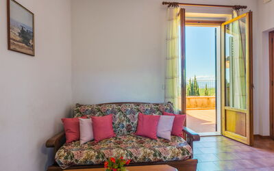 San Vivaldo, Nr. 12 612.5: Costruzione, Mobilia, Tavolo, Divano, Legna, Cornice, Comfort, Interior Design, Soggiorno, Pavimentazione