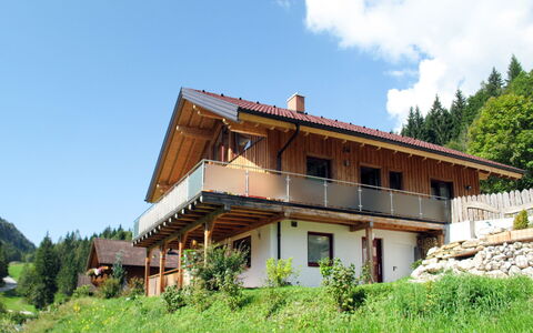 Corona: Casa, Proprietà, Tetto, Costruzione, Immobiliare, Casa, Area Rurale, Agriturismo, Villetta, Hill Station