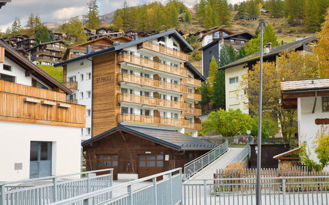 St. Pauli: Cielo, Nube, Costruzione, Pianta, Finestra, Legna, Albero, Recinzione, Casa, Urban Design