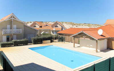 Biscarrosse 678: Cielo, Costruzione, Pianta, Proprietà, Piscina, Azzurro, Shade, Casa, Finestra, Legna