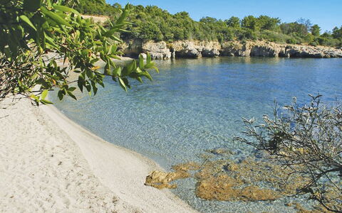Solenzara 647: Corpo D'Acqua, Acqua, Risorse Idriche, Vegetazione, Riva, Albero, Banca, Natura Selvaggia, Mare, Lago