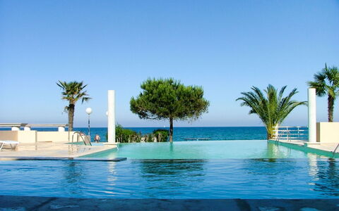 Moriani-Plage 623: Acqua, Cielo, Blu, Piscina, Albero, Arecales, Pianta, Shade, Mobili Da Esterno, Tempo Libero
