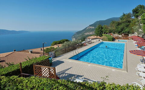 Tignale 624: Proprietà, Piscina, Azzurro, Vacanza, Immobiliare, Casa, Costruzione, Ricorrere, Villa, Estate