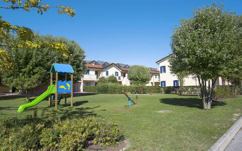 Caorle 642: Nube, Cielo, Costruzione, Neve, Pianta, Finestra, Mondo, Pendenza, Ramo, Albero