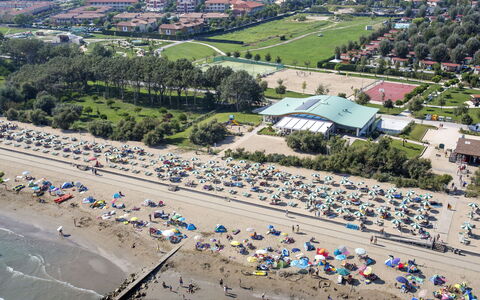 Caorle 647: Costruzione, Albero, Acqua, Urban Design, Costiera E Morfologie Oceanic, Biome, Paesaggio, Estate, Tempo Libero