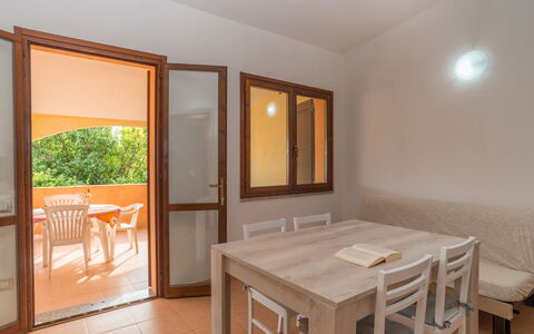 Case Stelle Marine (Rei217): Tavolo, Mobilia, Sedia, Costruzione, Legna, Pianta, Cucina & Sala Da Pranzo Tavolo, Interior Design, Color Legno, Pavimento