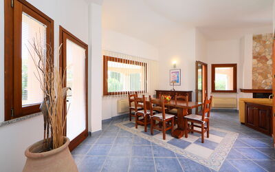 Rei Sole (Rei306) 641.7: Proprietà, Camera, Costruzione, Interior Design, Mobilia, Casa, Immobiliare, Soggiorno, Estate, Soffitto